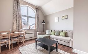 Cosy Central Windsor Apartment & Free Parking!